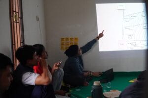 Read more about the article Pelatihan Pemetaan Partisipatif  untuk Ketahanan Air Desa Kebonpeuteuy